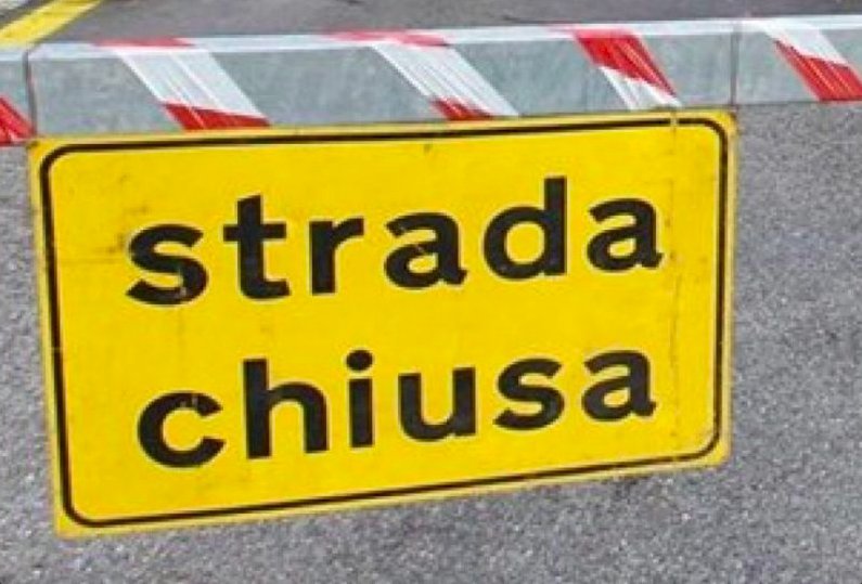 cartello strada chiusa