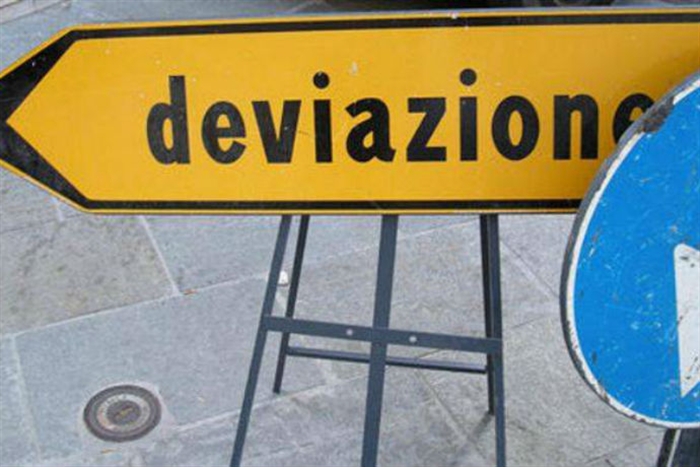 cartello deviazione della circolazione