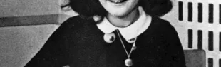 anne-frank-desk_0.jpg