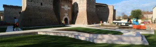 castelsismondo_corte_a_mare_tappeto_verde.jpg