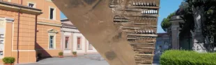 cimitero-monumentale-e-civico-di-rimini-tomba-di-federico-fellini-e-giulietta-masina.jpg