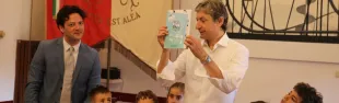 sindaco_e_ass_morolli_con_bambini_scuola_fellini.jpg