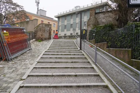 Apertura piazzetta sferisterio