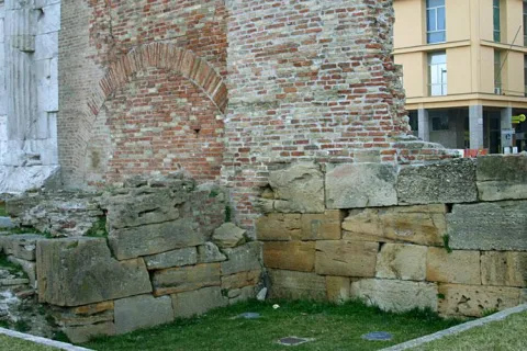 arco d'Augusto - mura