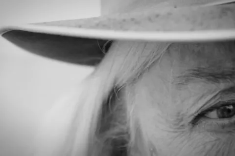 immagine estrapolata dal video shema