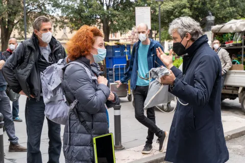 Sindaco saluta la regista Sarah Winkenstette