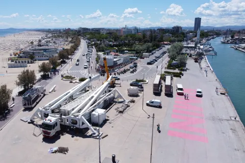 Operazioni di montaggio della ruota panoramica 2021