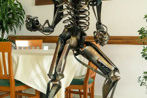 installazione opera in Via Briolini