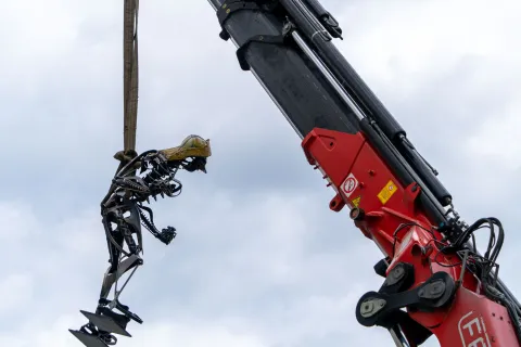 installazione opera in Via Briolini