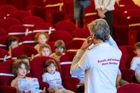 Bambini al teatro Galli
