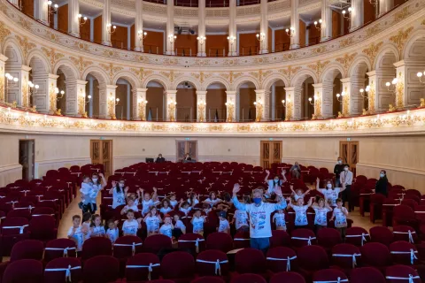 Bambini al teatro Galli