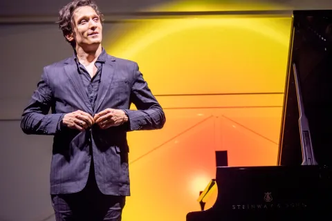 Alexander Romanovsky alla Piazza sull'Acqua