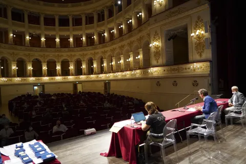 consulta dello sport al teatro galli