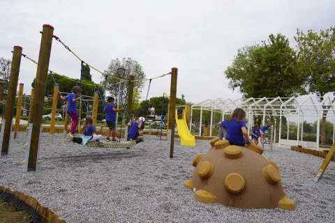 nuovo parco giochi Via Fantoni