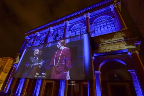 Ieri sera al Teatro Galli l’emozionante debutto del nuovo allestimento di “Aroldo”. Domenica 29 agosto la replica, in piazza Cavour il maxischermo