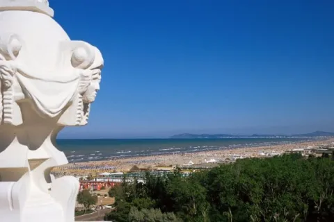 Verdi, Aroldo, Rimini, il suo teatro: una storia straordinaria