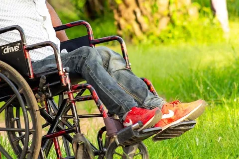 ragazzo disabile