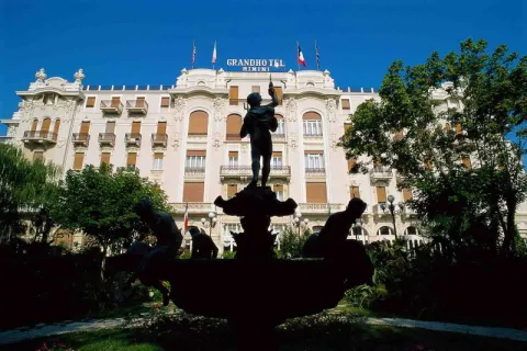 Grand Hotel