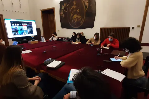 tavolo negoziazione ritorno all'astoria