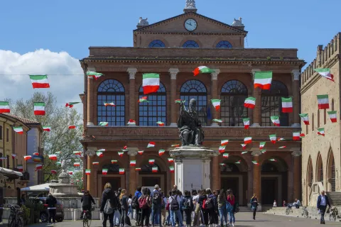 preparativi adunata alpini 2022