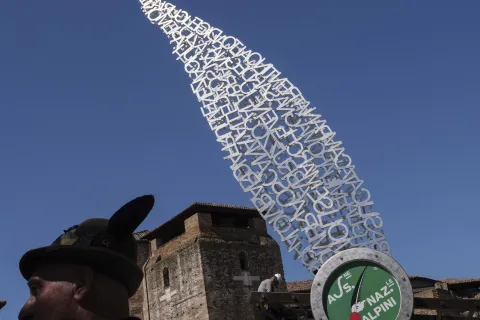 preparativi adunata alpini 2022