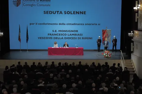 cittadinanza onoraria vescovo