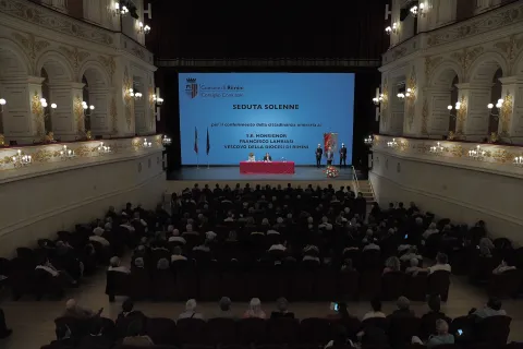 cittadinanza onoraria vescovo