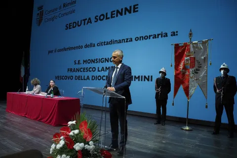 cittadinanza onoraria vescovo