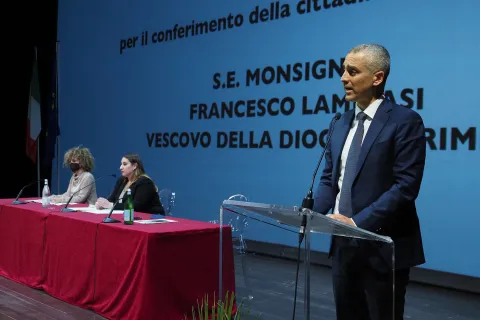 cittadinanza onoraria vescovo