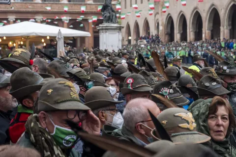 cappello con la penna