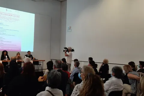 incontro pubblico tema femminicidio