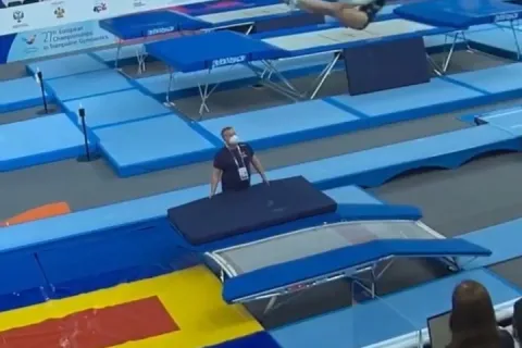 trampolino
