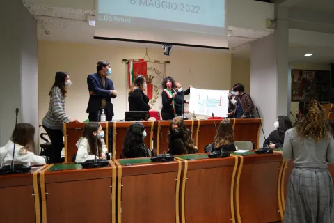 Momenti dell'incontro nel Consiglio comunale  