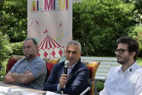al meni 2022