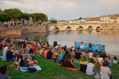 Biglietti agli amici