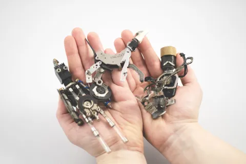 TRANSISTORIE - Mostra di microsculture elettroniche di Caterina Nanni Titoli poetici di Stefano Tonti