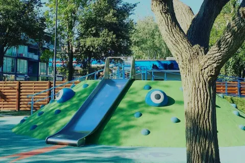 parco giochi Piazzale Fellini