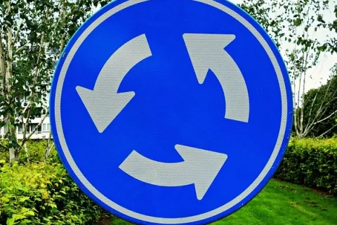 cartello rotatoria