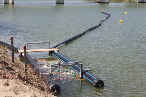 barriera “acchiappaplastica”