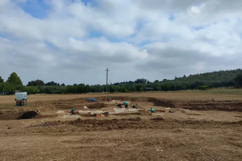 scavo archeologico in corso tra Corpolò e Villa Verucchio