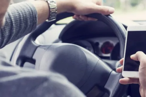 brutte abitudini alla guida