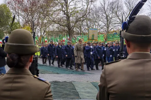 inaugurazione monumento ana
