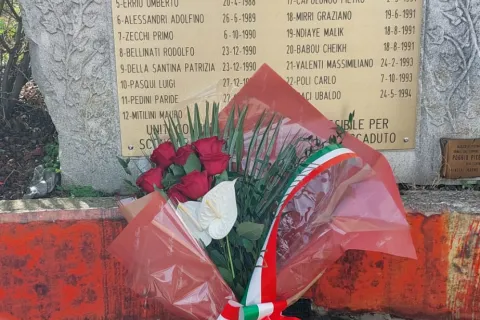 cerimonia vittime uno bianca