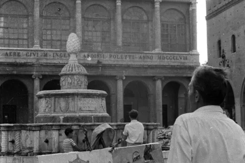 Immagini degli anni Cinquanta negli scatti inediti di Amedeo Montemaggi