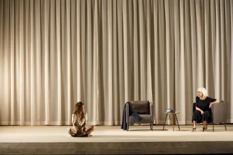 Anna Bonaiuto e Valentina Cervi con “Addio Fantasmi” - Foto Marco Parollo