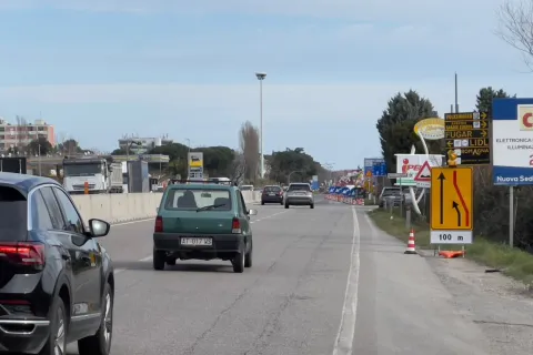 cantiere per la realizzazione della maxi rotatoria all’incrocio tra la Statale e la Consolare per San Marino