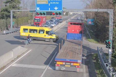 rilevazione semaforica posta all’incarico tra la SS72 e via Barattona