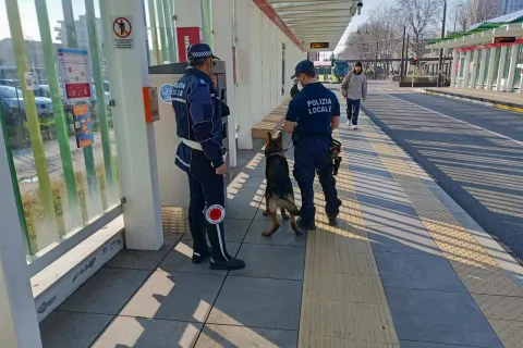 presidio polizia locale sul Metromare