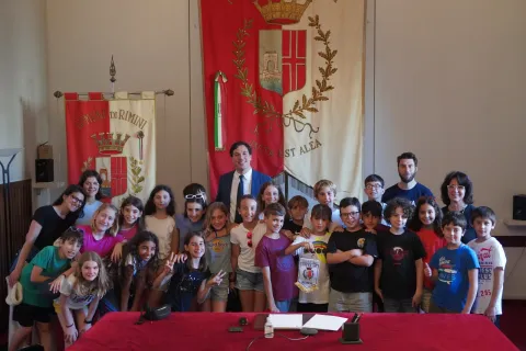 Gli studenti della 5^ ‘C’ di una scuola elementare di Parma in visita al Comune di Rimini