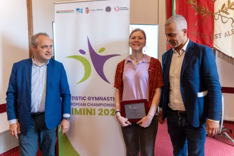 manghi, buga, sadegholvaad